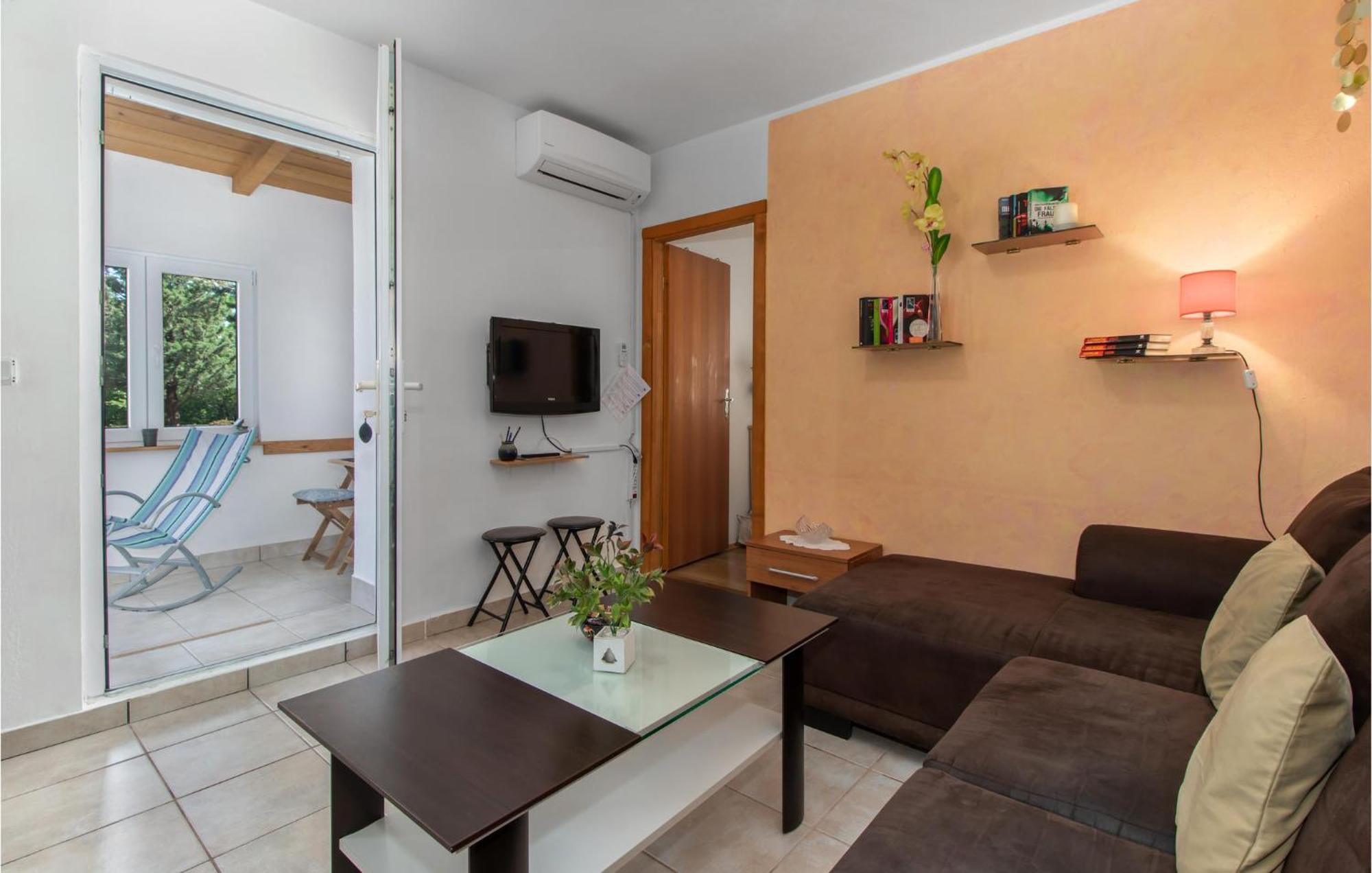 Nice Apartment In Smrika With Kitchen Exterior foto